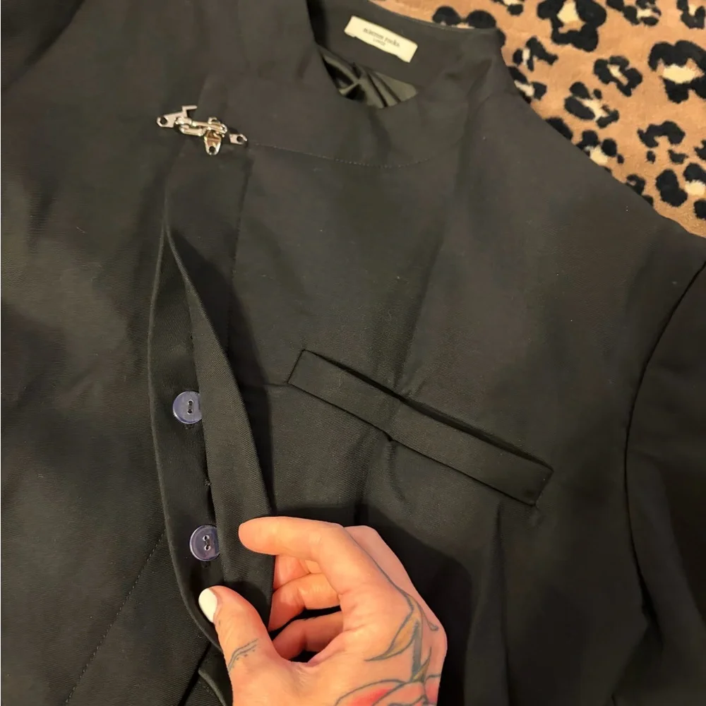 Mistress Rocks Chic Black Cropped Blazer NWOT - Picture 5 of 7